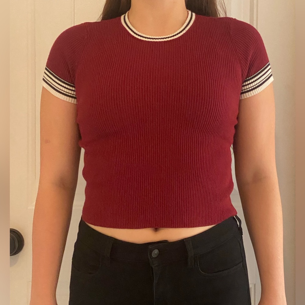 ZUMIEZ -  NWOT Ribbed burgundy crew neck tee with black & white stripe accent